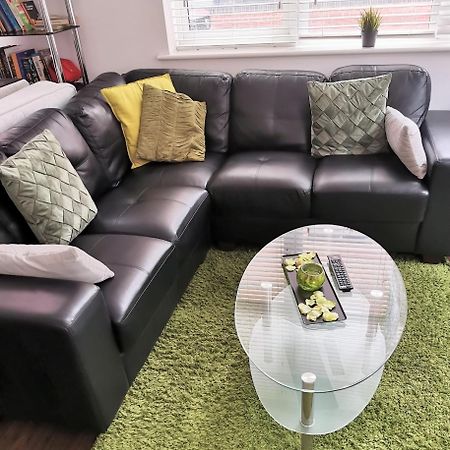 J Quarter - Sleeps 5 Long Term & Families Comfortably, 4 Beds, 2 Bathrooms Birmingham Luaran gambar