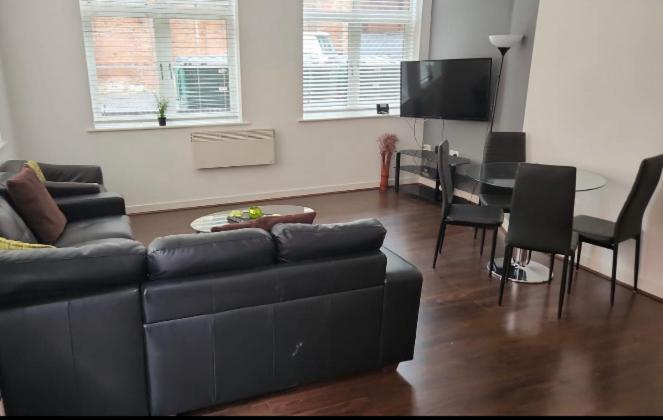 J Quarter - Sleeps 5 Long Term & Families Comfortably, 4 Beds, 2 Bathrooms Birmingham Luaran gambar
