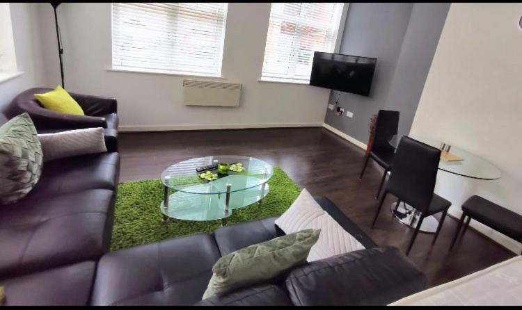 J Quarter - Sleeps 5 Long Term & Families Comfortably, 4 Beds, 2 Bathrooms Birmingham Luaran gambar